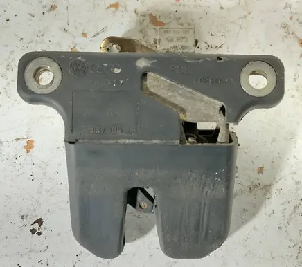 Audi A6 S6 C5 4B Tailgate/trunk/boot lock/catch/latch 4B5827505B 3798