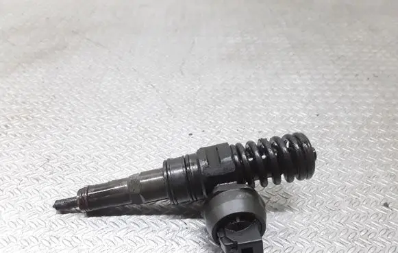 Audi A4 S4 B6 8E 8H Fuel injector 038130073BA