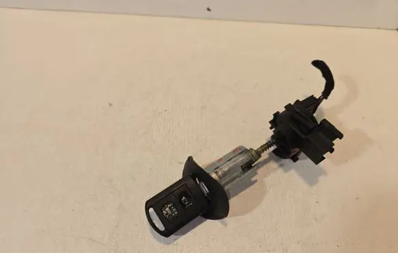 Opel Meriva A Ignition lock 13107754
