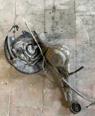 Toyota RAV 4 (XA20) Rear wheel hub spindle/knuckle 