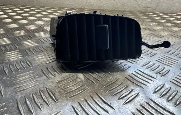 Mercedes-Benz GL X166 Dash center air vent grill 09091005