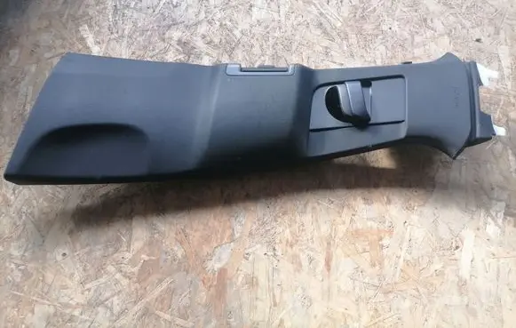 Volvo XC90 (B) pillar trim (top) 31651536 31652537
