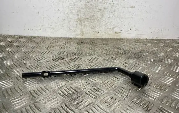KIA Sorento Wheel nut wrench 