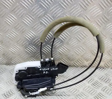 Nissan Leaf I (ZE0) Front door lock