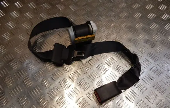 Lexus IS 220D-250-350 Middle seatbelt (rear) 23174
