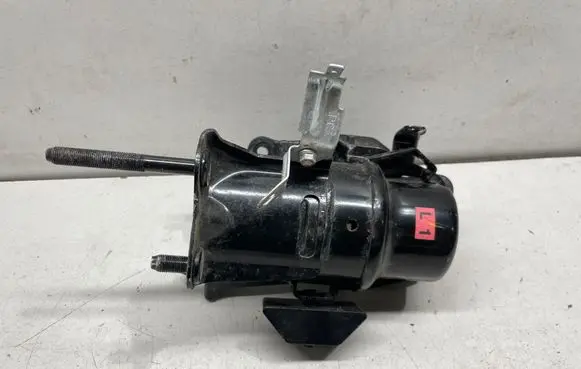 Lexus RX V Engine mount bracket