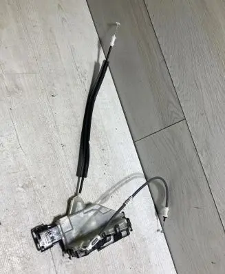 Opel Crossland X Rear door lock 16943706