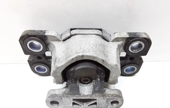 Volvo V70 Engine mount bracket 6G927M121RF