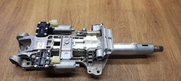 Steering wheel axle set