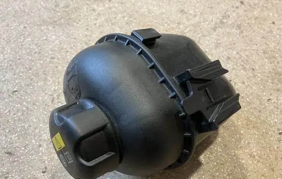 BMW X3 G01 Coolant expansion tank/reservoir 8610661