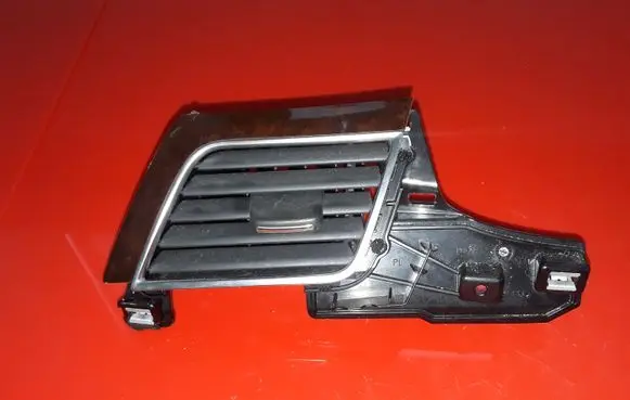Audi A8 S8 D4 4H Dashboard side air vent grill/cover trim 4H1820901A