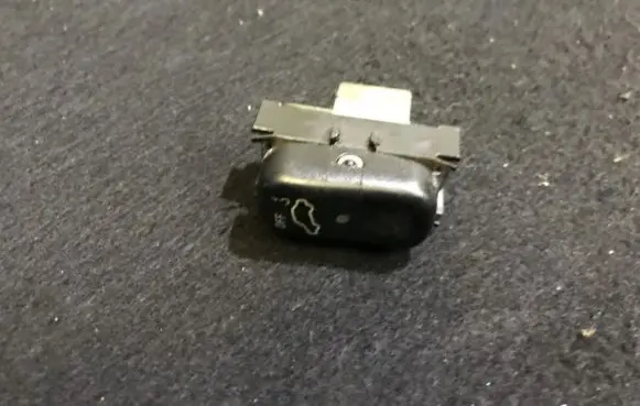 Mercedes-Benz SLK R170 Alarm switch 2108205910 501632