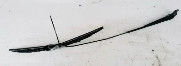 Front wiper blade arm