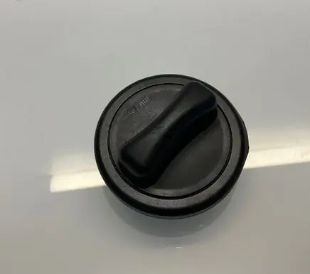 Mercedes-Benz E W211 Fuel tank filler cap A2204700705 2204700705