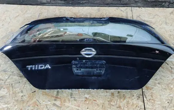 Nissan Tiida C11 Tailgate/trunk/boot lid