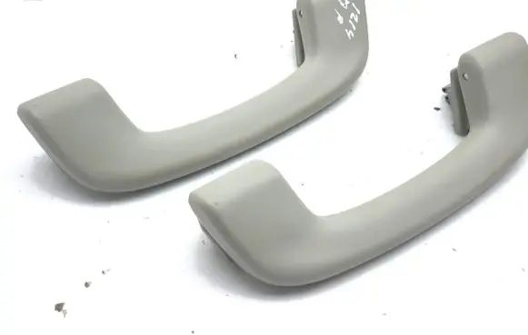 BMW i3 A set of handles for the ceiling 