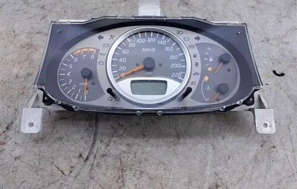 Nissan Almera Tino Speedometer (instrument cluster) 