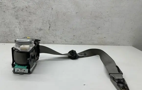 Audi A4 S4 B8 8K Front seatbelt 3066322 N9CC46396X