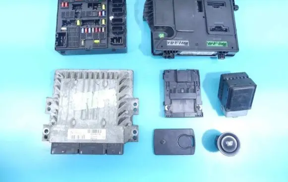 Renault Scenic III - Grand scenic III Engine control unit/module ECU S180067109A IMPRK1176438