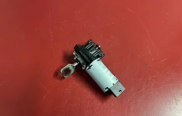 BMW X1 F48 F49 Seat adjustment motor 1165075 116507515 08212020