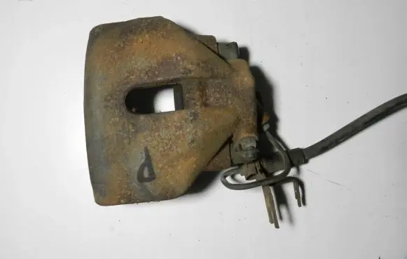 Volkswagen PASSAT B5.5 Front brake caliper