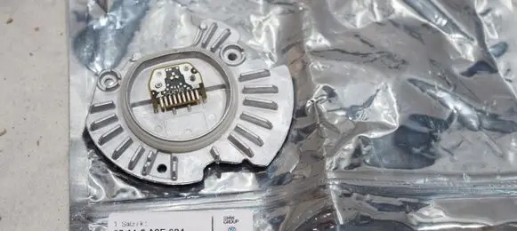 BMW X3 G01 LED ballast control module 5A0E624