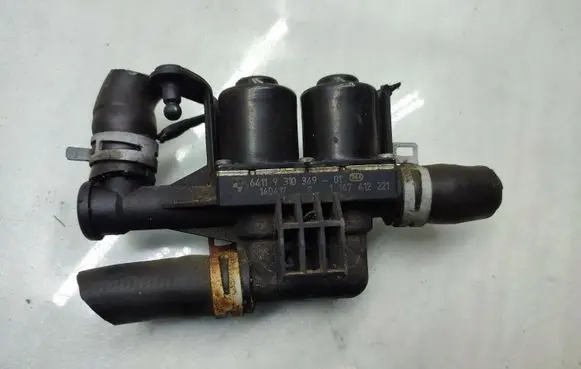 BMW 5 F10 F11 Coolant heater control valve 9310349 1147412221