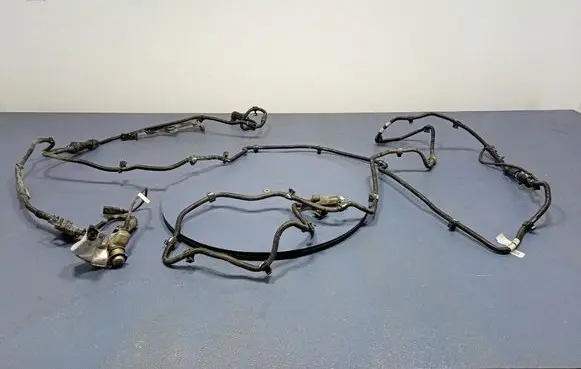 Audi Q7 4L Fuel line pipe 4M01319652J