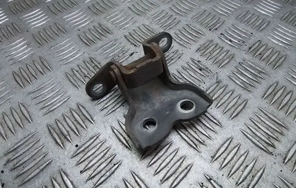Toyota Avensis T250 Front door lower hinge 