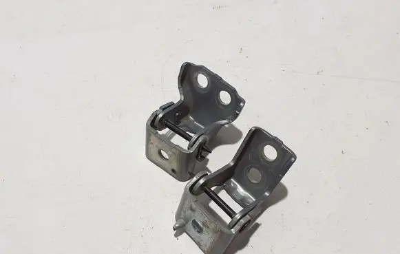 Peugeot 308 Rear door upper hinge 9832086280