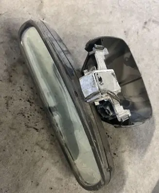 Nissan Primera Rear view mirror (interior) 