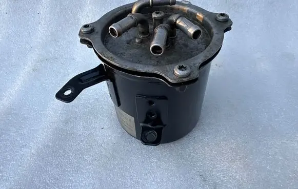 Audi Q7 4L Fuel filter housing 7L6127401F 6660473120