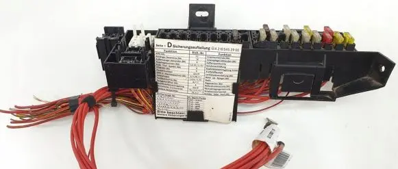 Mercedes-Benz E W210 Fuse box set 2105460543