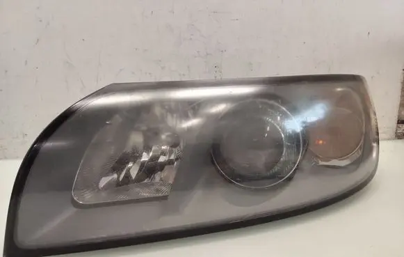 Volvo V50 Headlight/headlamp