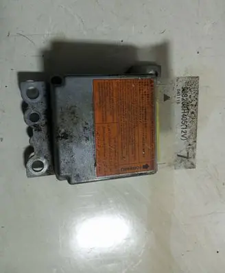 Nissan X-Trail T30 Airbag control unit/module 988208H405 041116