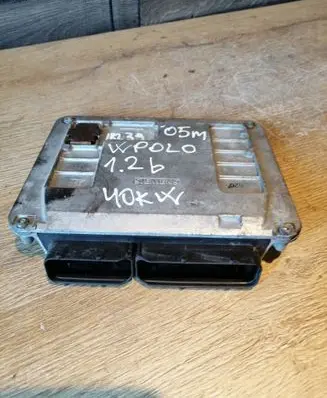 Volkswagen Polo Engine control unit/module 03D906032