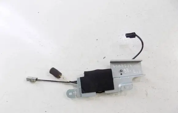 Subaru Forester SF Aerial antenna amplifier ef1088b