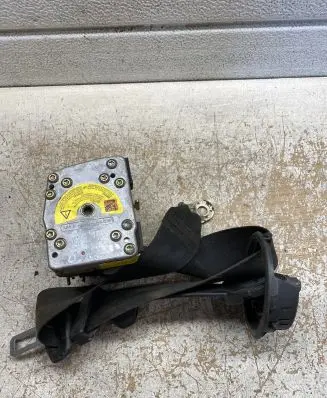 Audi A3 S3 8P Rear seatbelt 8D0857727
