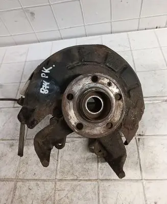 Volkswagen Fox Front wheel hub
