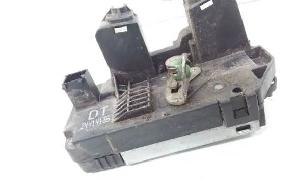 Opel Zafira A Rear door lock 24414135