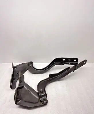 Engine bonnet/hood hinges