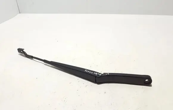 Skoda Kamiq Front wiper blade arm 657955409