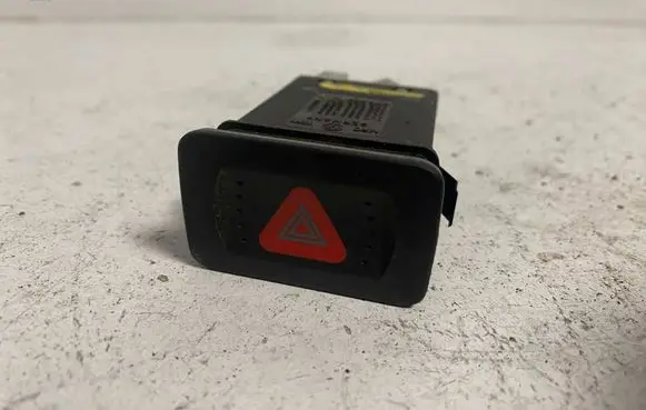 Volkswagen Golf IV Hazard light switch 1J0953235J