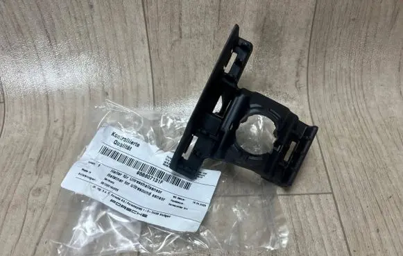 Porsche Macan (95B) Front parking sensor holder (PDC) 95B607131F