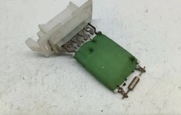 Mercedes-Benz Vaneo W414 Heater blower motor/fan resistor A1688200897
