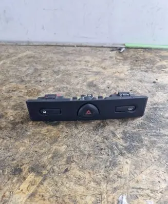 Renault Clio II Hazard light switch 