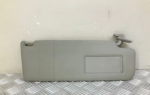 Sun visor