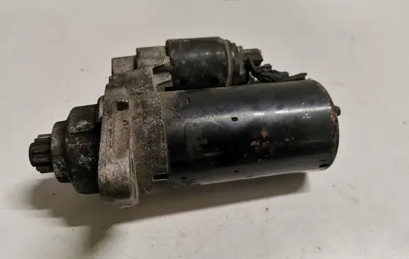 Volkswagen Touran I Starter motor 02Z911023F