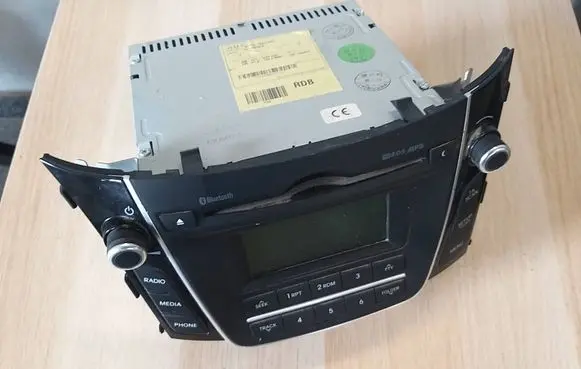 Radio/CD/DVD/GPS head unit