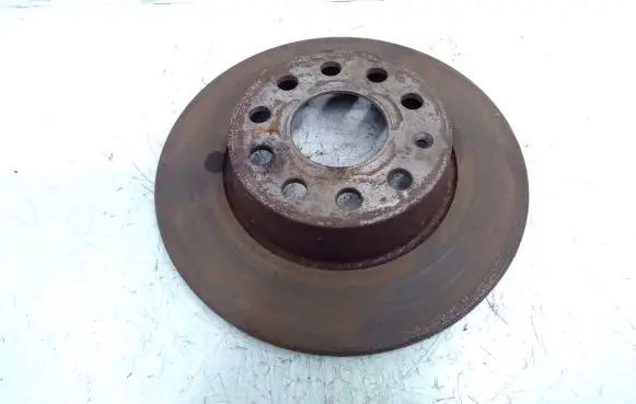 Volkswagen Golf VII Rear brake disc